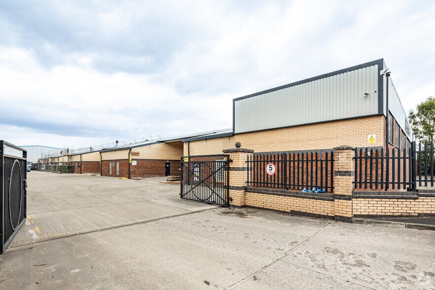 Kirkby Bank Rd, Liverpool à louer - Photo de l’immeuble – Image 3 sur 4