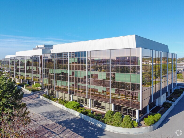 7100 Woodbine Ave, Markham, ON à louer - Photo principale – Image 1 sur 2