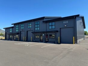 2016 Commerce, Medford, OR à louer Photo intérieure– Image 2 sur 8