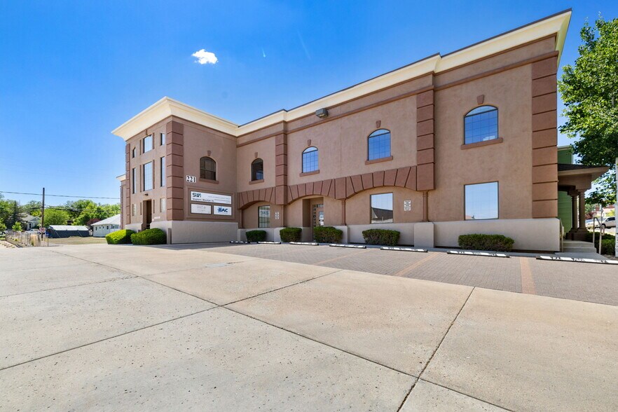 221 N Marina St, Prescott, AZ à louer - Photo de l’immeuble – Image 3 sur 36