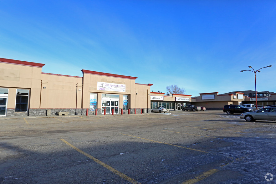 4513 52 Ave, Olds, AB à louer - Photo de l’immeuble – Image 2 sur 2