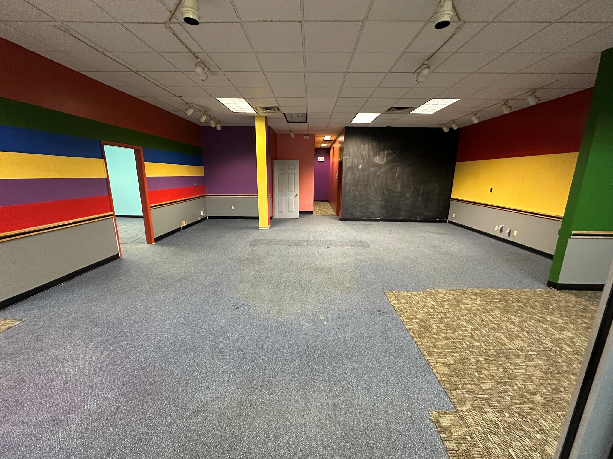 1100 SW 28th St, Wyoming, MI à louer Photo intérieure– Image 1 sur 6