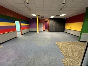 1100 SW 28th St, Wyoming, MI à louer Photo intérieure– Image 1 sur 6