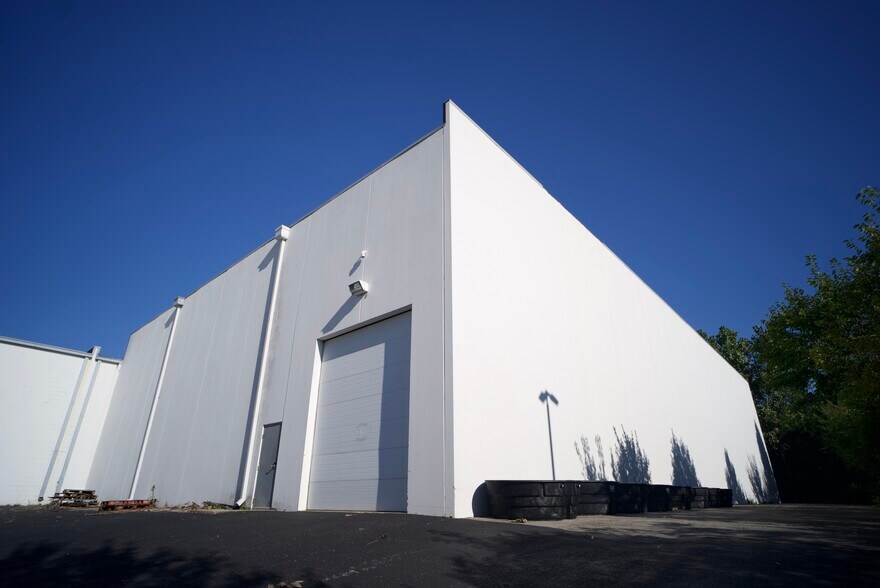 6352 Airway Dr, Indianapolis, IN à vendre - Photo de l’immeuble – Image 2 sur 29