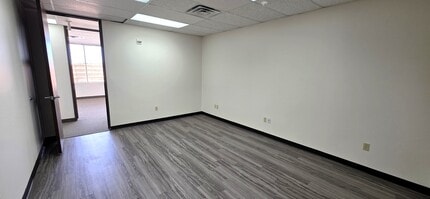 4545 Fuller Dr, Irving, TX à louer Photo intérieure– Image 2 sur 14