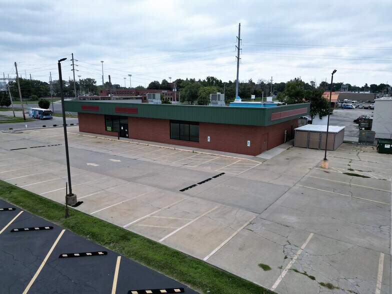 2875 N Water St, Decatur, IL à louer - Photo de l’immeuble – Image 2 sur 2