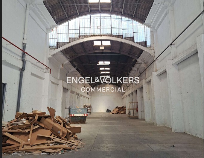 Industriel/Logistique dans L'Hospitalet de Llobregat, Barcelona à louer - Photo de l’immeuble – Image 2 sur 7