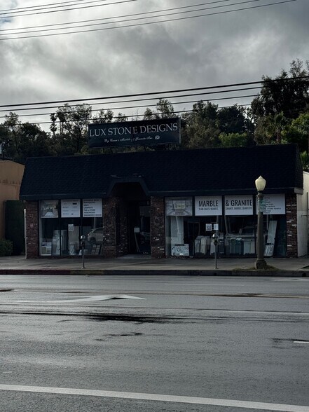 22540 Ventura Blvd, Woodland Hills, CA à vendre - Photo de l’immeuble – Image 2 sur 9