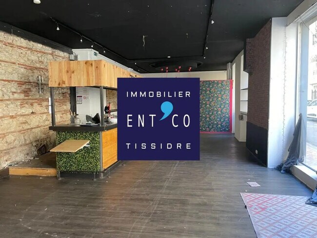 Plus de détails pour Local commercial à louer