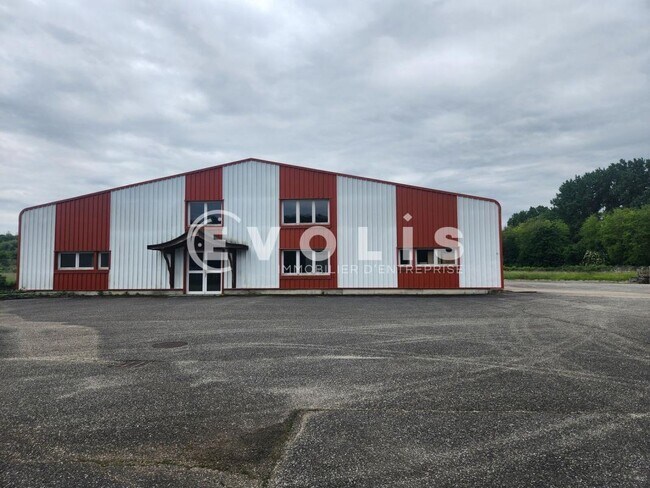 Plus de détails pour Local d’activités à vendre