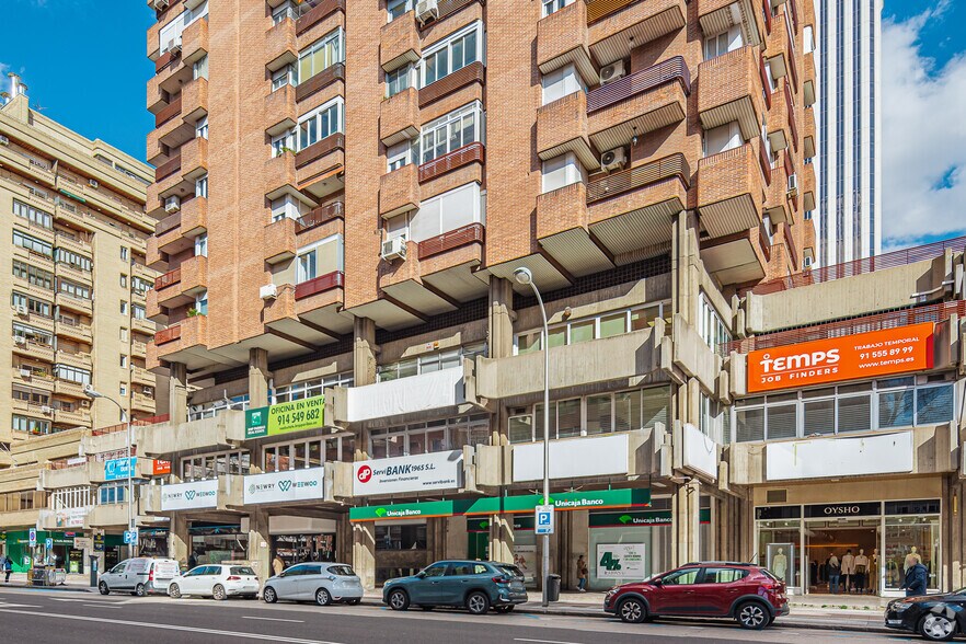 Calle Orense, 18 - 20, Madrid, Madrid à vendre - Photo de l’immeuble – Image 1 sur 2