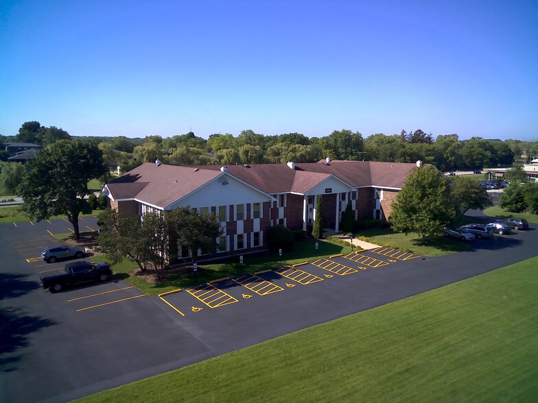 4343 Old Grand Ave, Gurnee, IL à louer - Photo de l’immeuble – Image 1 sur 14