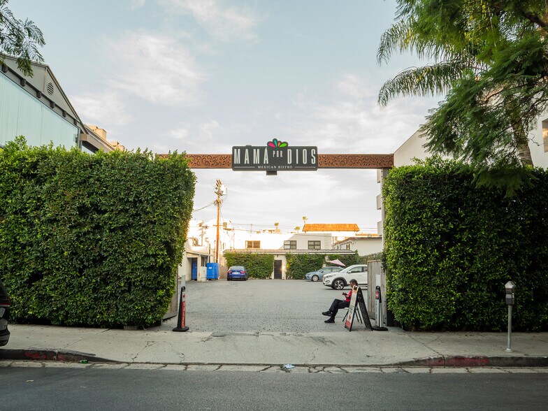 8722 W 3rd St, Los Angeles, CA à louer - Photo de l’immeuble – Image 3 sur 12