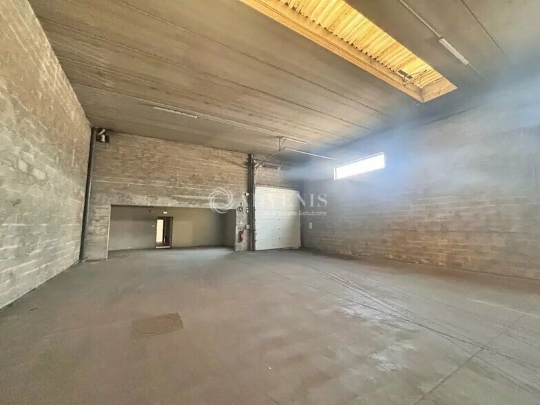 Local d’activités dans Champigny-sur-Marne à louer - Photo de l’immeuble – Image 3 sur 7