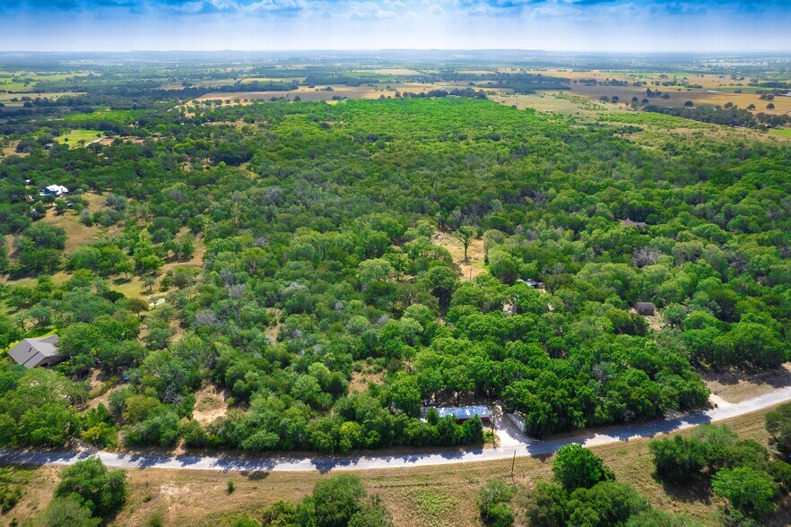 12135 FM 1322, Luling, TX à vendre - Photo de l’immeuble – Image 2 sur 22