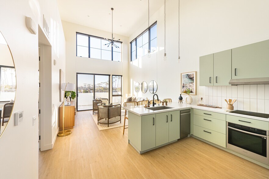 1931 S Coast Hwy, Oceanside, CA à vendre - Photo intérieure – Image 2 sur 7