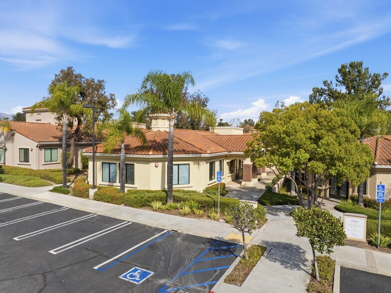 29873 Santa Margarita Pky, Rancho Santa Margarita, CA à vendre - Photo de l’immeuble – Image 1 sur 6