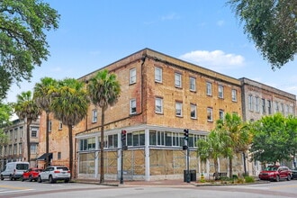 322 W Broughton St, Savannah, GA à louer Photo intérieure– Image 1 sur 8