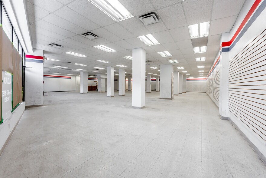 5750-5764 Rue Sherbrooke O, Montréal, QC à louer - Photo intérieure – Image 3 sur 3