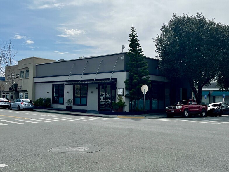 765 Cedar St, Santa Cruz, CA à vendre - Photo de l’immeuble – Image 1 sur 11