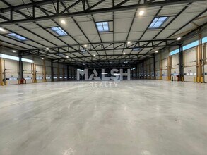 Industriel/Logistique dans Colombier-Saugnieu à vendre Photo intérieure– Image 2 sur 8