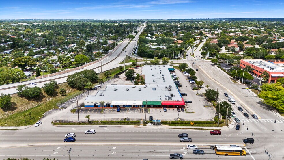 1401 S State Road 7, North Lauderdale, FL à louer - Photo de l’immeuble – Image 3 sur 15