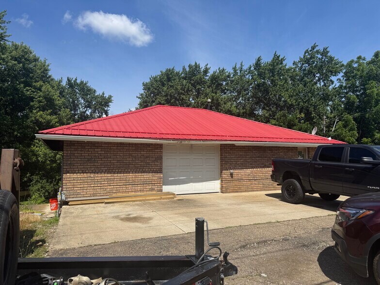 2927 Erie Ave NW, Massillon, OH à louer - Photo de l’immeuble – Image 2 sur 4