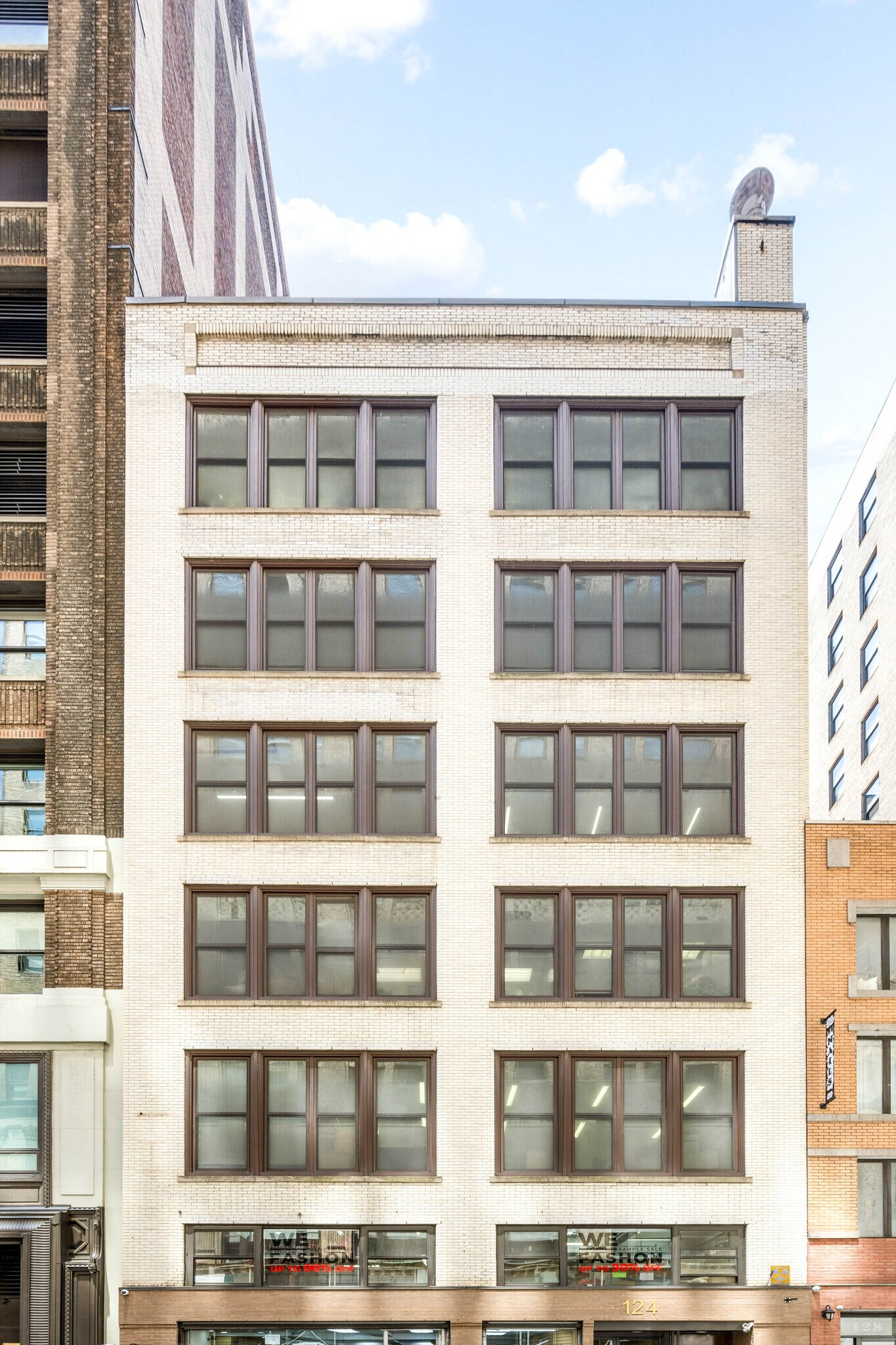124 W 36th St, New York, NY à louer Photo principale– Image 1 sur 7