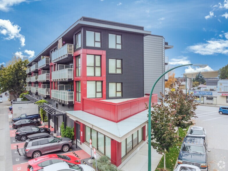 1716-1730 Kingsway, Vancouver, BC à vendre - Photo de l’immeuble – Image 3 sur 3