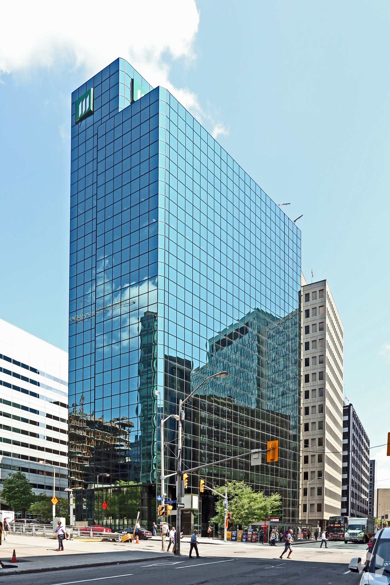 55 Metcalfe St, Ottawa, ON à louer Photo de l’immeuble– Image 1 sur 6