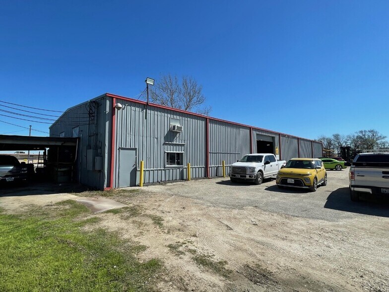 6939 Old Clinton Rd, Houston, TX à louer - Photo de l’immeuble – Image 3 sur 3