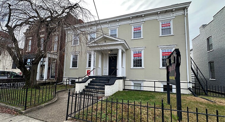 2403 W Main St, Richmond, VA à vendre - Photo de l’immeuble – Image 1 sur 45