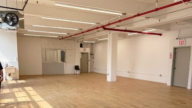 2121 41st Ave, Long Island City, NY à louer Photo intérieure– Image 1 sur 3