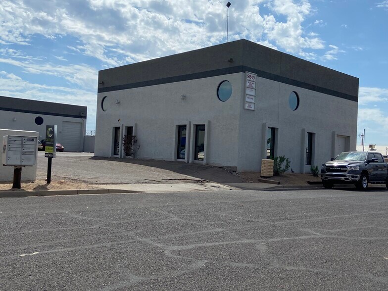 9855 N 19th Dr, Phoenix, AZ à louer - Photo de l’immeuble – Image 1 sur 4