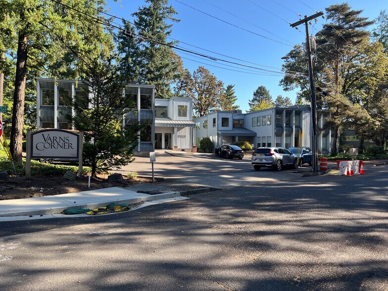 Varns Corner portefeuille de 2 biens à vendre sur LoopNet.fr - Photo de l’immeuble – Image 1 sur 14