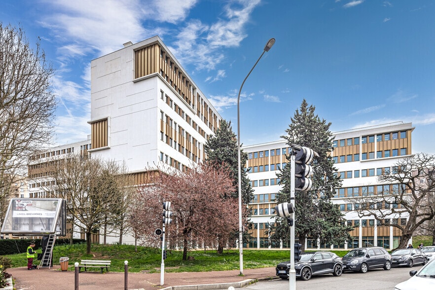 68/70 Avenue Du Général De Gaulle, Créteil à louer - Photo de l’immeuble – Image 3 sur 4