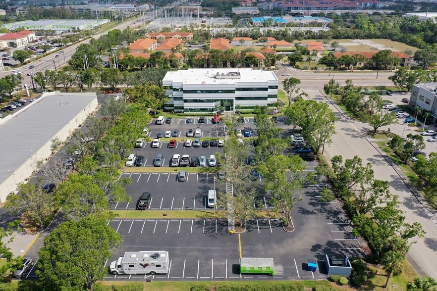 2891 Center Pointe Dr, Fort Myers, FL à vendre - Aérien – Image 2 sur 3