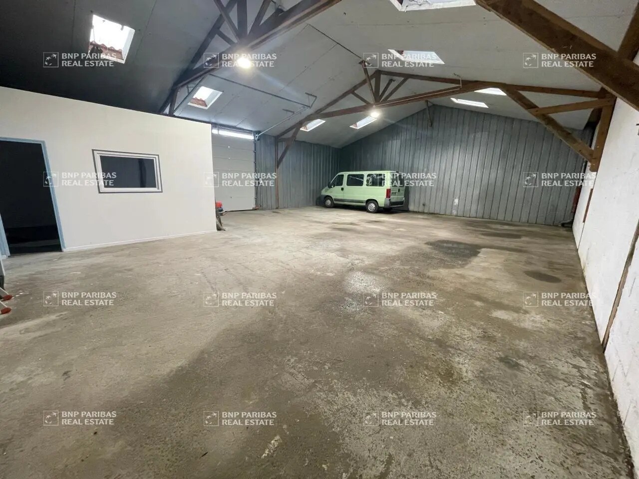 Bureau dans Vern-sur-Seiche à louer Photo de l’immeuble– Image 1 sur 8