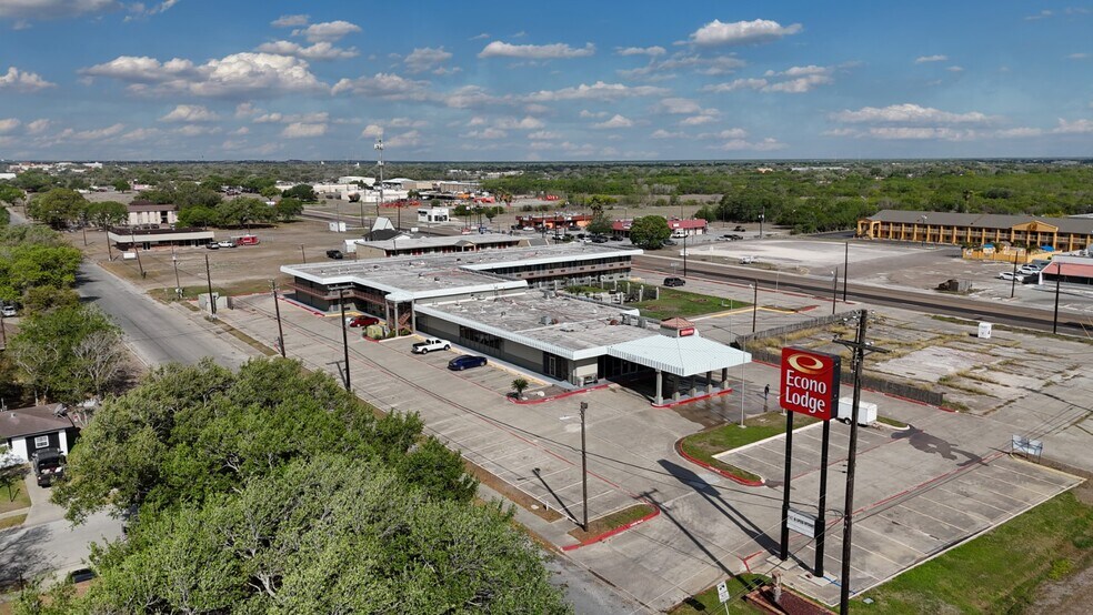 221 S US Highway 77 Byp, Kingsville, TX à vendre - Photo de l’immeuble – Image 2 sur 17