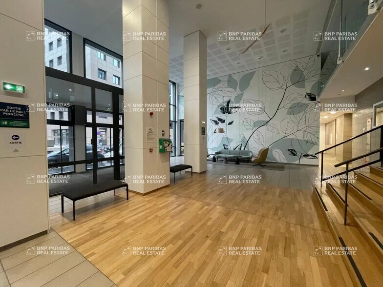 Bureau dans Villeurbanne à louer - Photo de l’immeuble – Image 3 sur 13