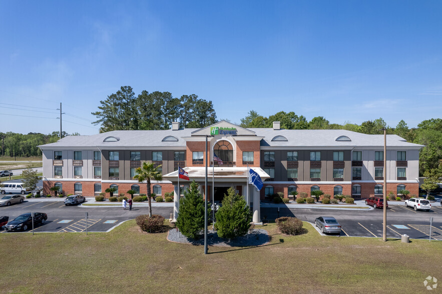1388 E Oglethorpe Hwy, Hinesville, GA à vendre - Photo de l’immeuble – Image 2 sur 6