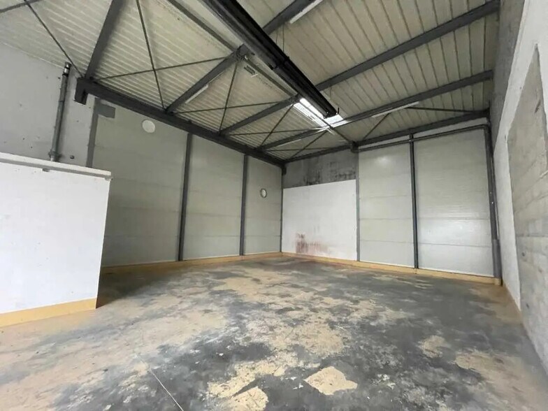 Local d’activités dans Rillieux-la-Pape à louer - Photo intérieure – Image 2 sur 5