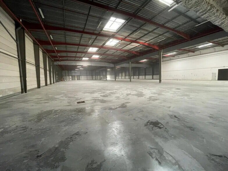 Industriel/Logistique dans Val-de-Reuil à vendre - Photo de l’immeuble – Image 3 sur 17