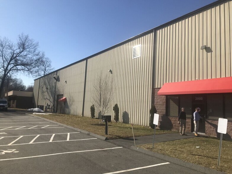 299 Industrial Park Rd, Middletown, CT à louer - Photo de l’immeuble – Image 3 sur 12
