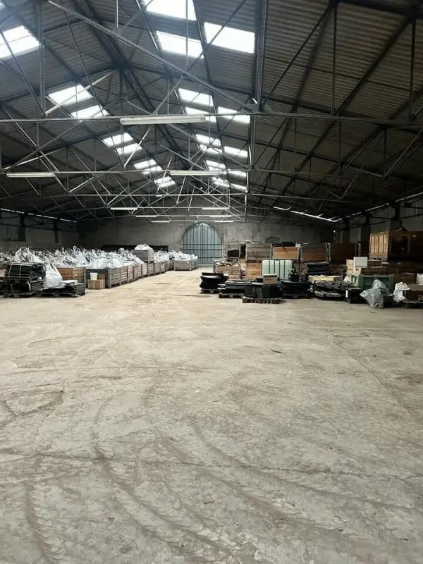 Local d’activités dans Connaux à louer Photo intérieure– Image 1 sur 5