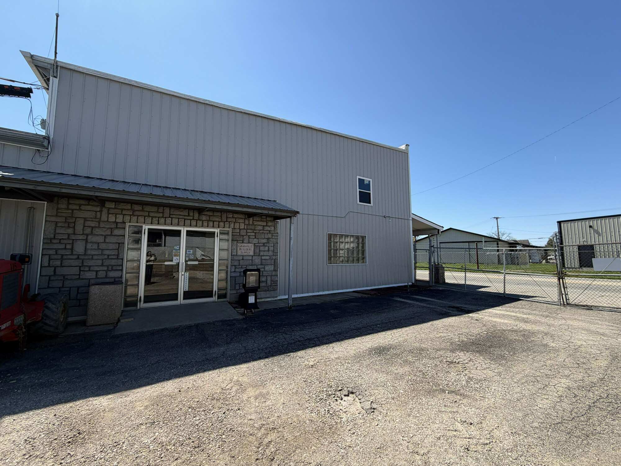 130 N Cedar St, Newark, OH à louer Photo principale– Image 1 sur 11