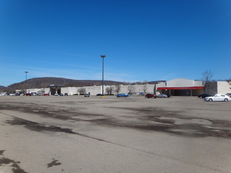 1666 Market St Ext, Warren, PA à louer - Photo principale – Image 1 sur 15