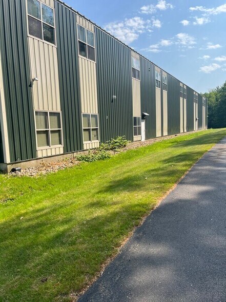 431 Route 108, Somersworth, NH à louer - Photo de l’immeuble – Image 3 sur 11