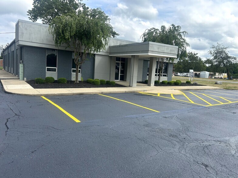 1692 W Logansport, Peru, IN à louer - Photo de l’immeuble – Image 2 sur 5