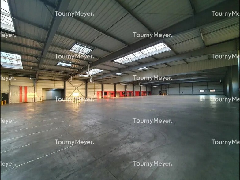 Industriel/Logistique dans Saint-Yrieix-sur-Charente à louer - Photo de l’immeuble – Image 3 sur 7